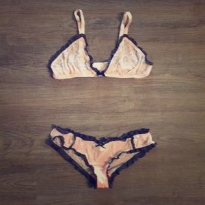 NWOT honeydew Intimates Bralette and panty set
